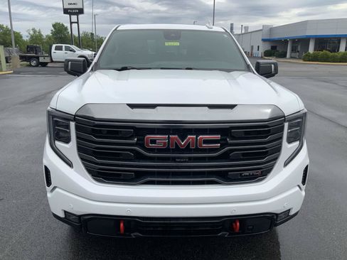 Used 2023 GMC Sierra 1500 AT4 w/ AT4 Premium Package AWD/4WD image 3