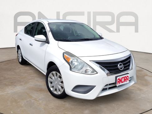 Used 2017 Nissan Versa SV FWD image 6