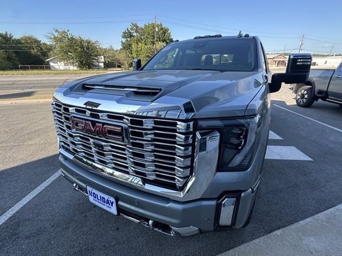 New 2026 GMC Sierra 2500 Denali w/ Denali Reserve Package image 12