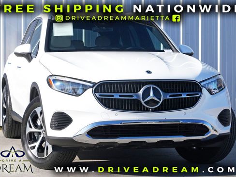 Used 2025 Mercedes-Benz GLC 350e 4MATIC image 2