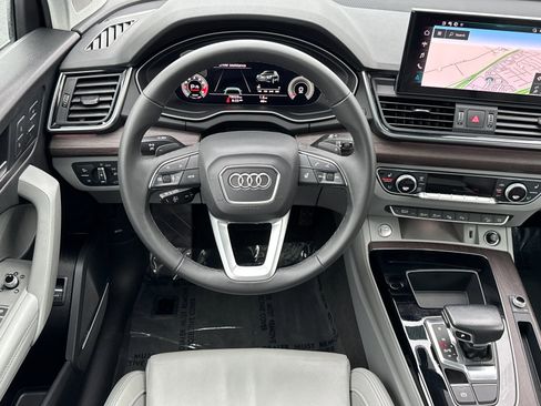 Used 2021 Audi Q5 Prestige w/ Prestige Package image 13