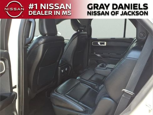 Used 2020 Ford Explorer XLT w/ Equipment Group 202A RWD image 27