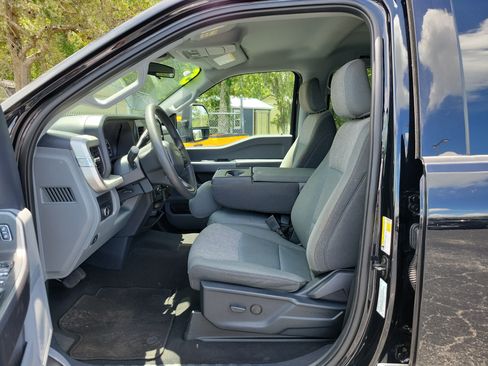 Used 2025 Ford F350 4x4 Crew Cab DRW Super Duty image 18