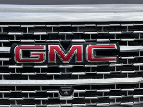 Used 2021 GMC Acadia Denali w/ Denali Ultimate Package image 49