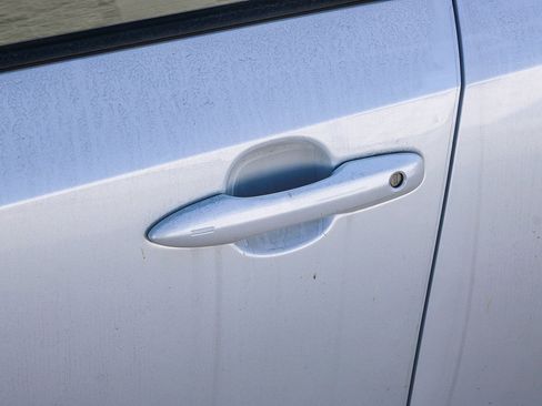 Used 2025 Toyota Corolla SE w/ Convenience Package image 9