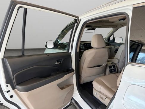 Used 2021 Honda Pilot Touring image 14