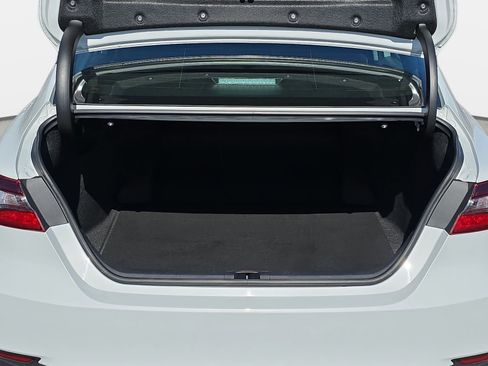 Used 2024 Toyota Camry LE w/ Convenience Package image 12
