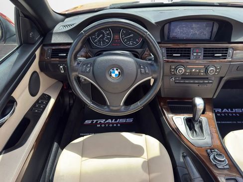 Used 2011 BMW 335i Convertible w/ Premium Pkg RWD image 17