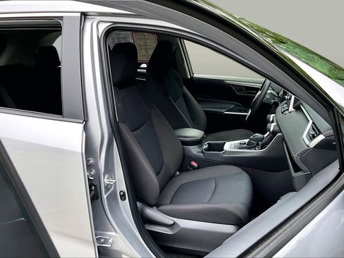 Certified 2025 Toyota RAV4 LE AWD/4WD image 9