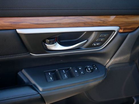 Used 2017 Honda CR-V Touring image 16