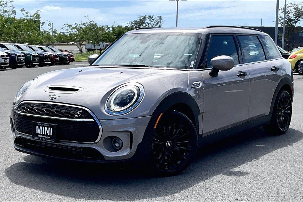 Certified 2022 MINI Cooper Clubman S FWD image 3