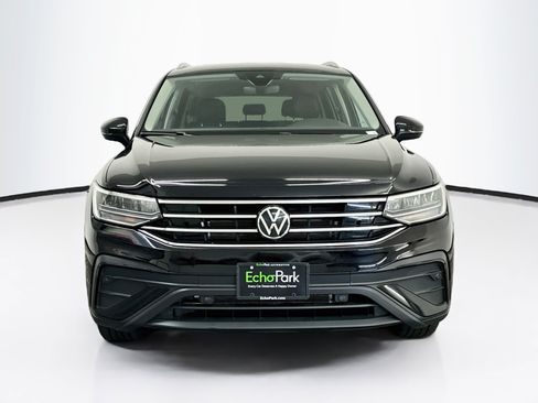 Used 2024 Volkswagen Tiguan SE AWD/4WD image 2