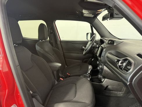 Used 2022 Jeep Renegade Altitude AWD/4WD image 10