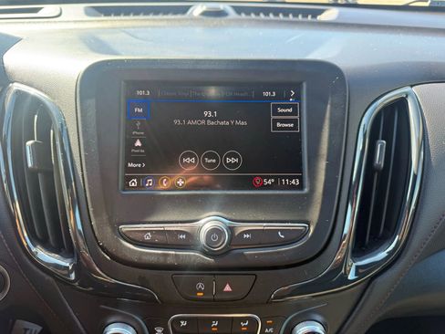 Used 2023 Chevrolet Equinox RS AWD/4WD image 25