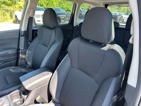 Used 2023 Subaru Forester Premium AWD/4WD image 3