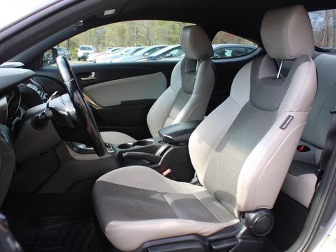 Used 2015 Hyundai Genesis 3.8 RWD image 24