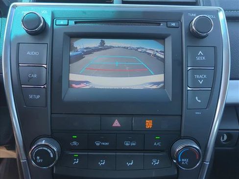 Used 2017 Toyota Camry SE FWD image 17