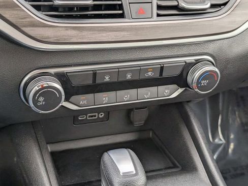 Used 2025 Nissan Altima 2.5 SV image 28