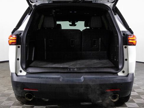 Used 2022 Chevrolet Traverse RS image 35