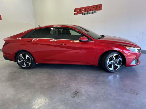 Used 2021 Hyundai Elantra SEL w/ Convenience + Premium Package FWD image 2