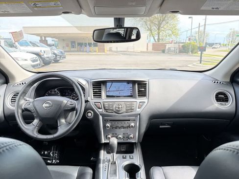 Used 2019 Nissan Pathfinder SL AWD/4WD image 20