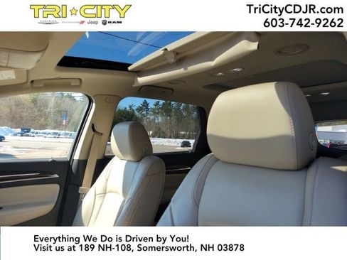 Used 2018 Buick Enclave Essence image 14