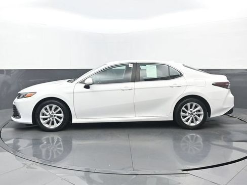Used 2022 Toyota Camry LE FWD image 23
