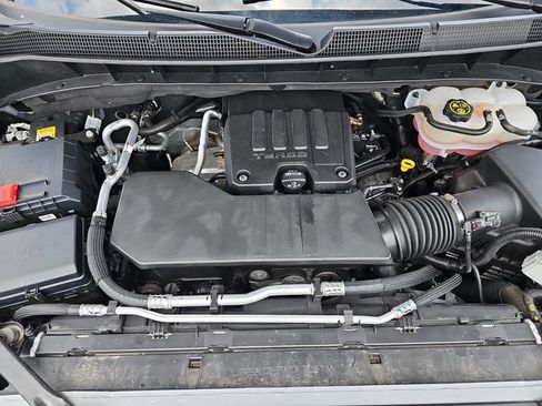 Used 2024 Chevrolet Silverado 1500 LT AWD/4WD image 34