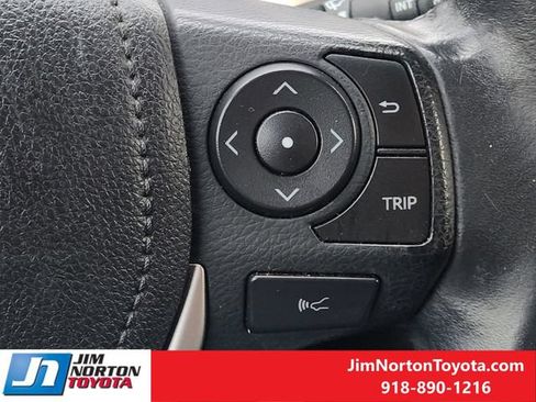 Used 2018 Toyota RAV4 XLE w/ Plus Extra Value Package FWD image 30