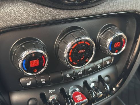 Used 2019 MINI Cooper Clubman ALL4 w/ Premium Package AWD/4WD image 29