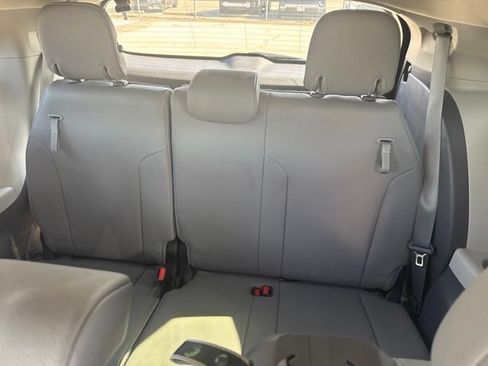 Used 2021 Toyota Sienna XLE FWD image 12