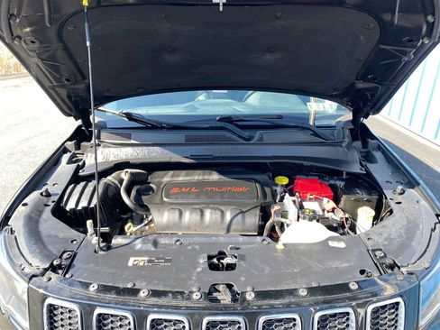 Used 2019 Jeep Compass Latitude w/ Popular Equipment Group image 6