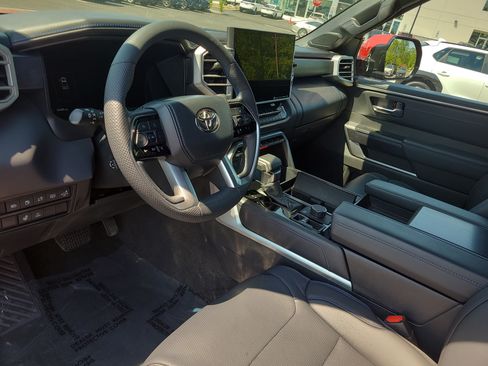 Used 2024 Toyota Tundra Platinum AWD/4WD image 15