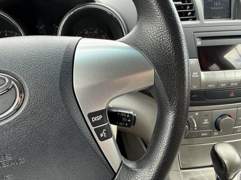Used 2011 Toyota Highlander 4WD w/ Tech Pkg image 18