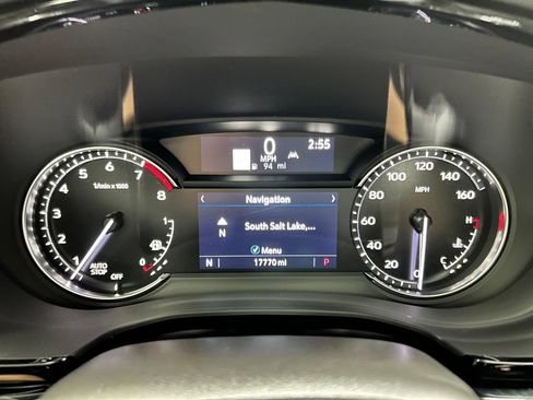 Used 2025 Cadillac XT6 Premium Luxury FWD image 27