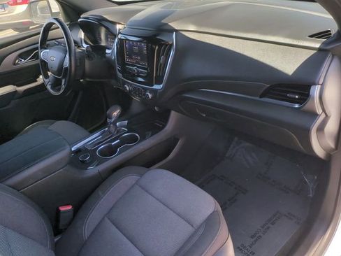 Used 2023 Chevrolet Traverse LT FWD image 34