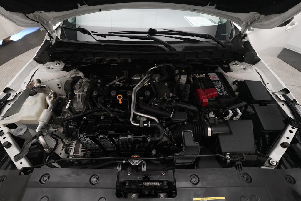 Used 2024 Nissan Altima 2.5 SR FWD image 3