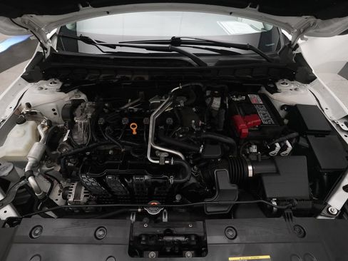 Used 2024 Nissan Altima 2.5 SR FWD image 3