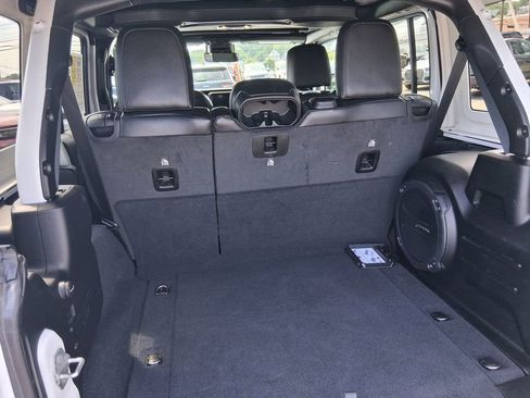 Certified 2021 Jeep Wrangler Unlimited Sahara AWD/4WD image 33