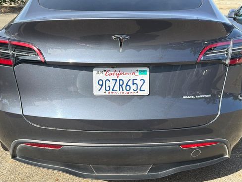 Used 2023 Tesla Model Y Long Range AWD/4WD image 16
