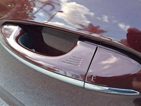 Used 2020 Ford Edge Titanium w/ Equipment Group 301A image 16