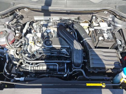 Used 2024 Volkswagen Taos SE AWD/4WD image 34