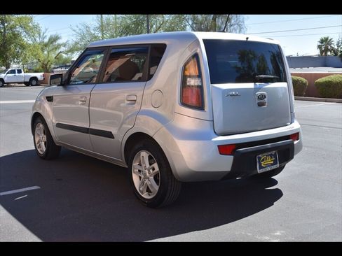 Used 2010 Kia Soul + FWD image 6