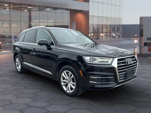 Used 2017 Audi Q7 3.0T Premium image 3