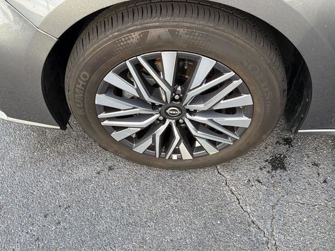 Used 2025 Nissan Altima 2.5 SV FWD image 35