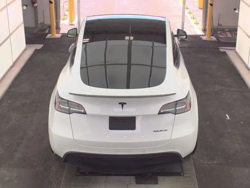 Used 2022 Tesla Model Y Performance AWD/4WD image 5