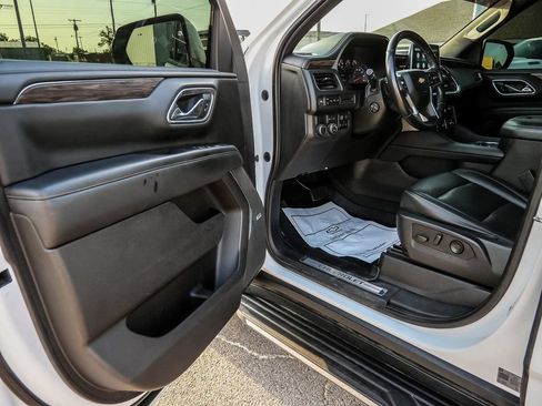 Used 2021 Chevrolet Tahoe LT w/ LT Signature Package RWD image 33