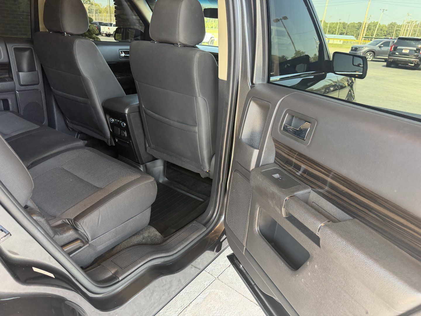 Used 2019 Ford Flex SEL FWD image 27