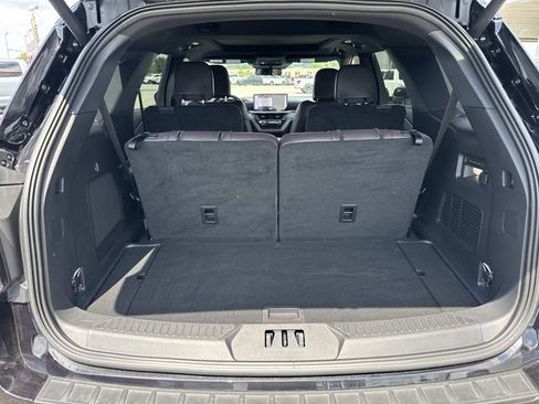 Used 2025 Ford Explorer Platinum RWD image 13