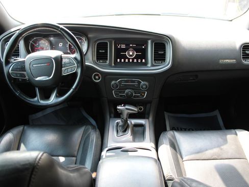 Used 2020 Dodge Charger SXT w/ Leather Interior Group RWD image 42